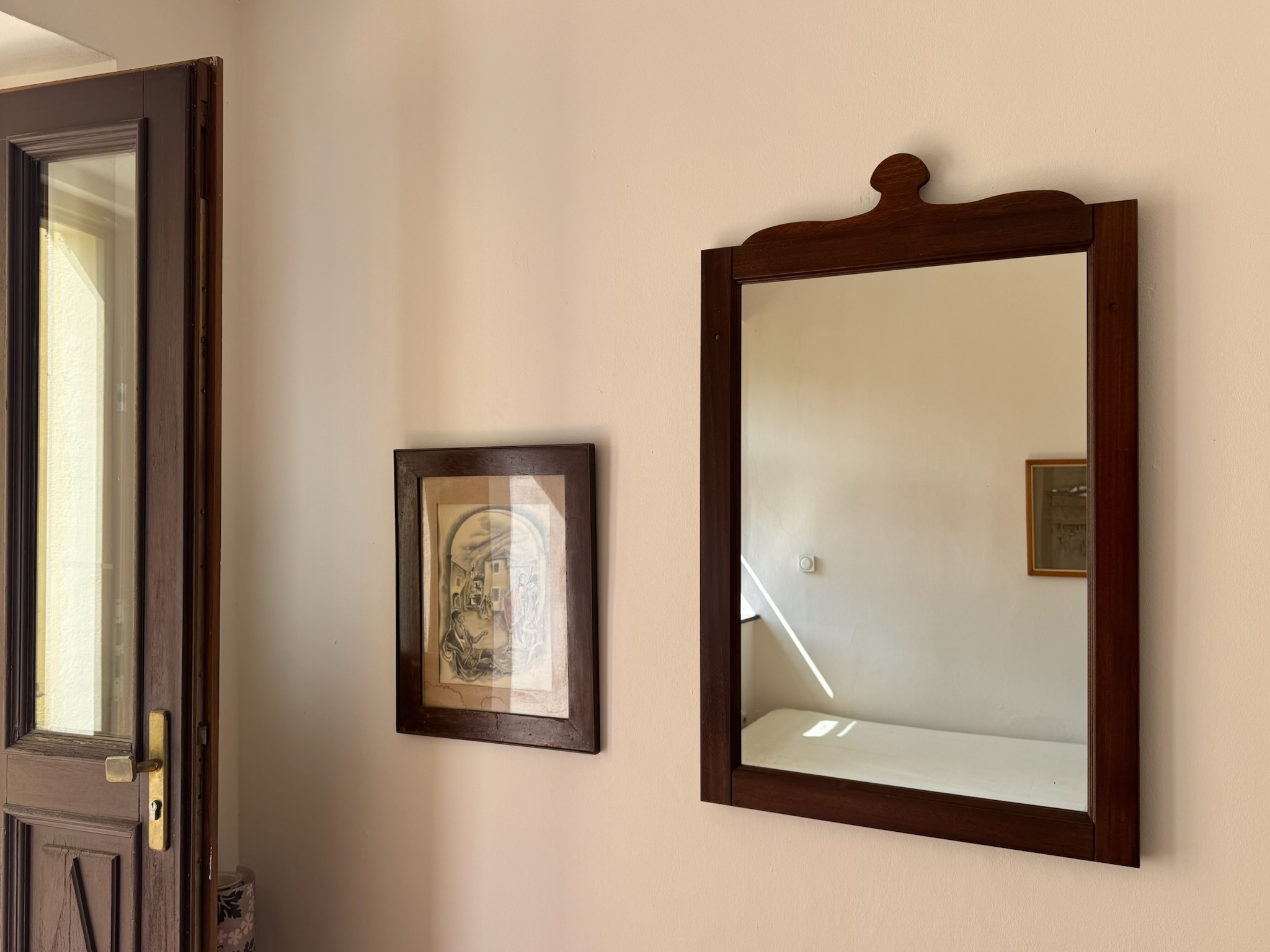 Arched single room